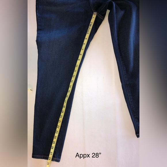 EVERLANE The Curvy High Rise Skinny Jean (33 Reg) - Picture 9 of 17